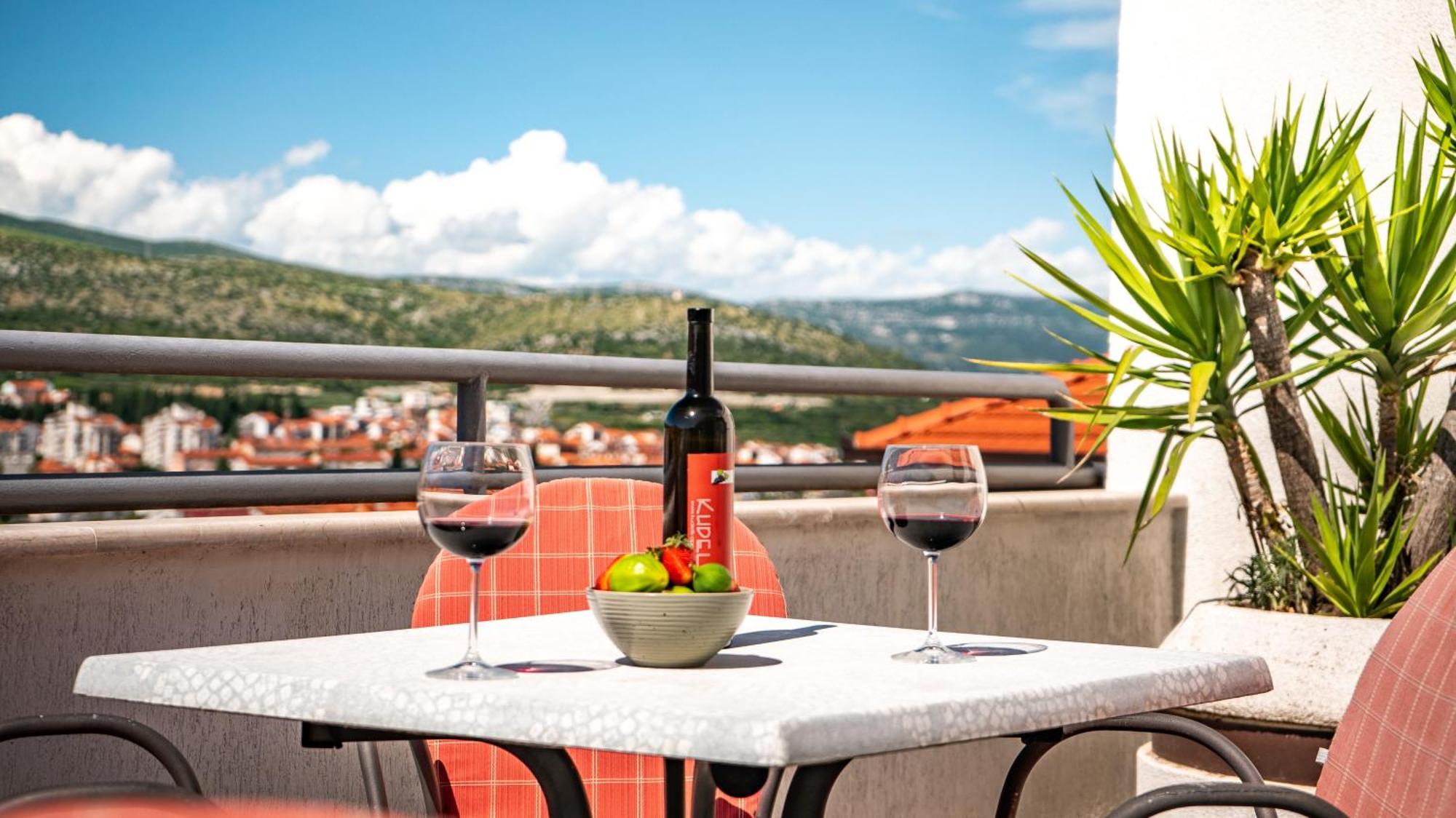 Apartments Kudelik Trogir Eksteriør bilde
