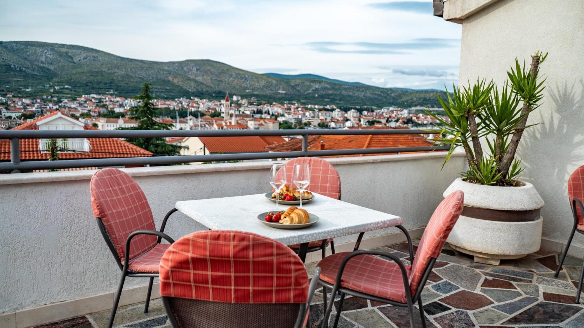 Apartments Kudelik Trogir Eksteriør bilde