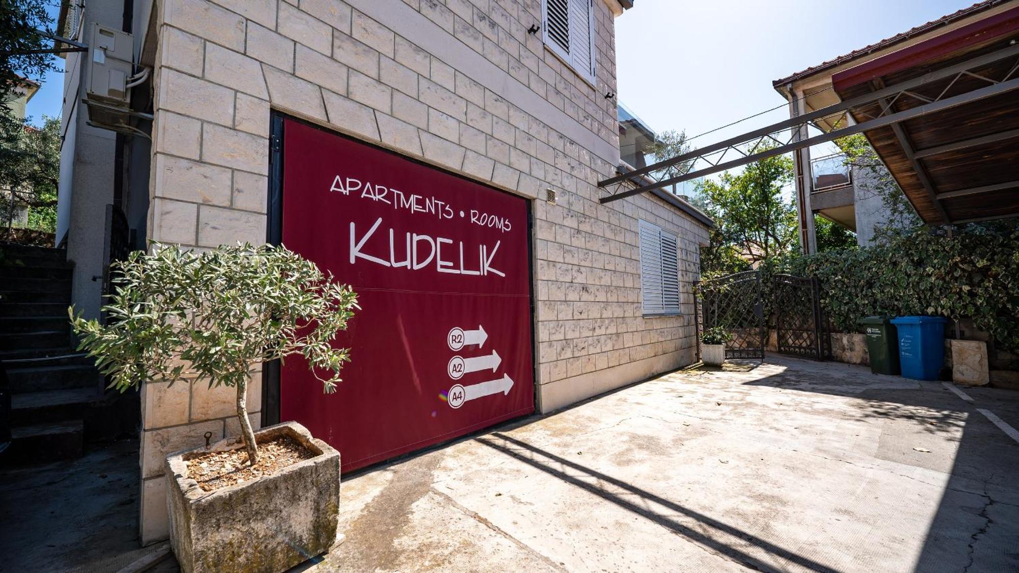 Apartments Kudelik Trogir Eksteriør bilde