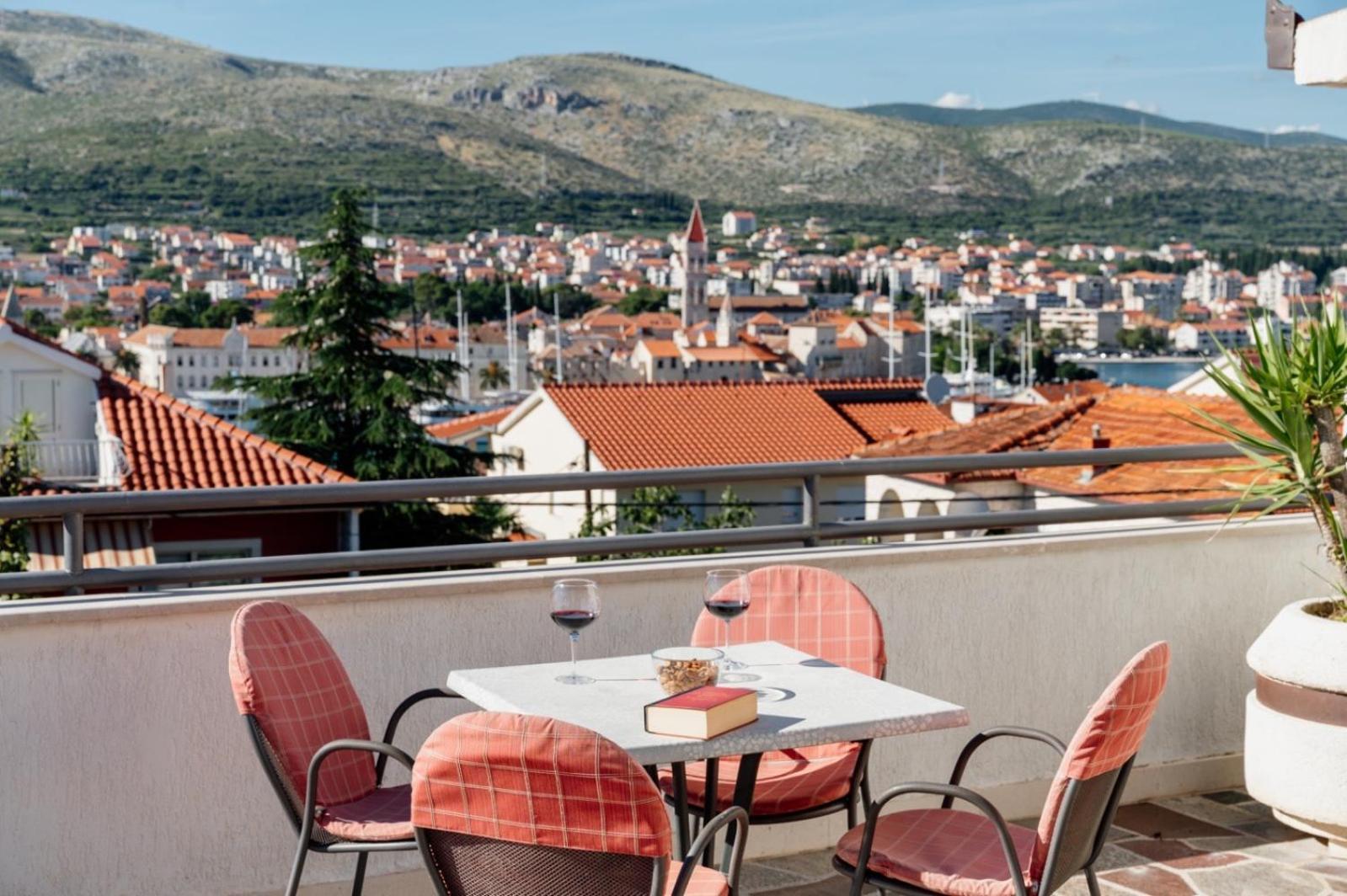Apartments Kudelik Trogir Eksteriør bilde