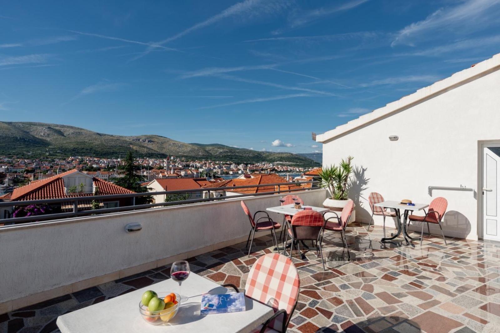 Apartments Kudelik Trogir Eksteriør bilde